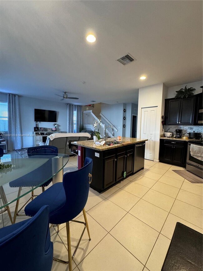 Building Photo - 25001 SW 118 Ct