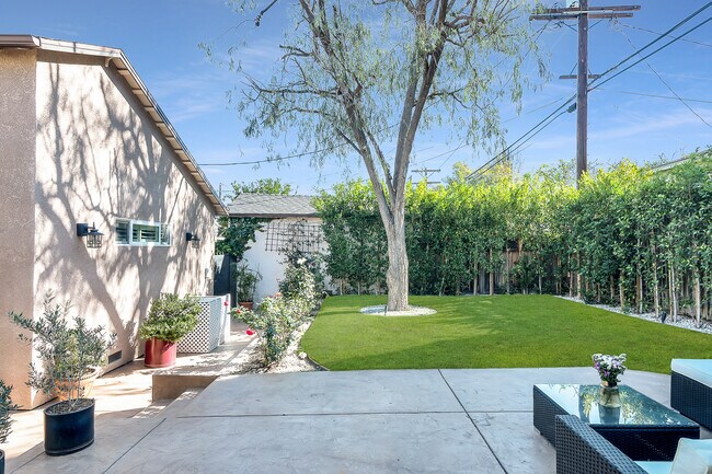 Building Photo - 17946 Valley Vista Blvd