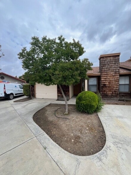 Building Photo - 4346 W Douglas Ave