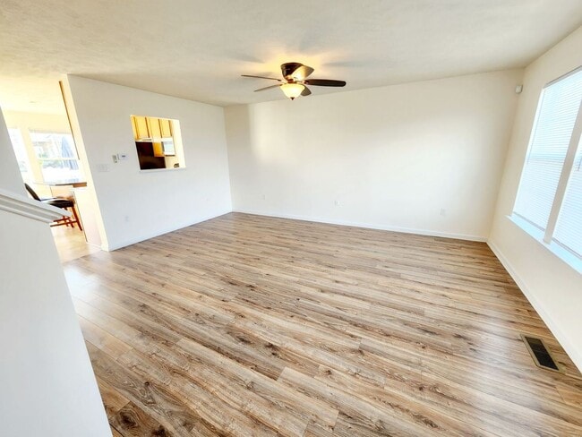 Building Photo - 3 bed/2.5 bath Townhouse in Westover - Ava...