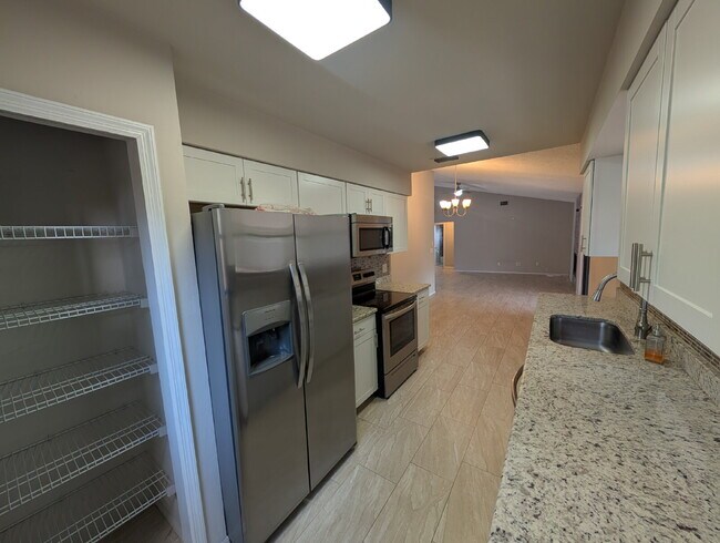 Building Photo - 3-Bed Oasis in Palm Bay!