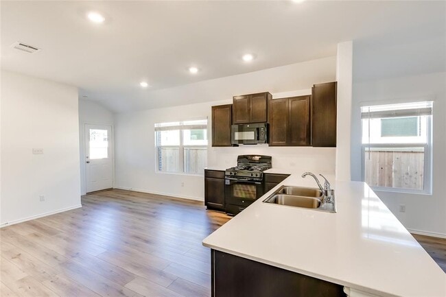 Building Photo - 318 Canley Lp