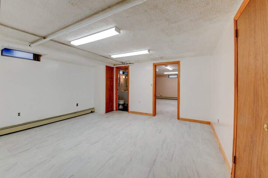 Building Photo - 71 Carmer Ave