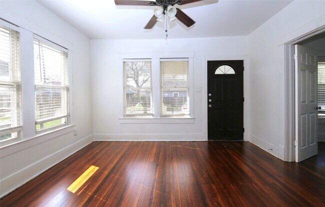 Building Photo - 120 N Edgewood St