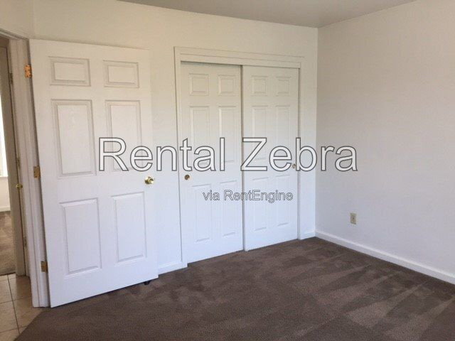Building Photo - 2935 Willowbrook Dr