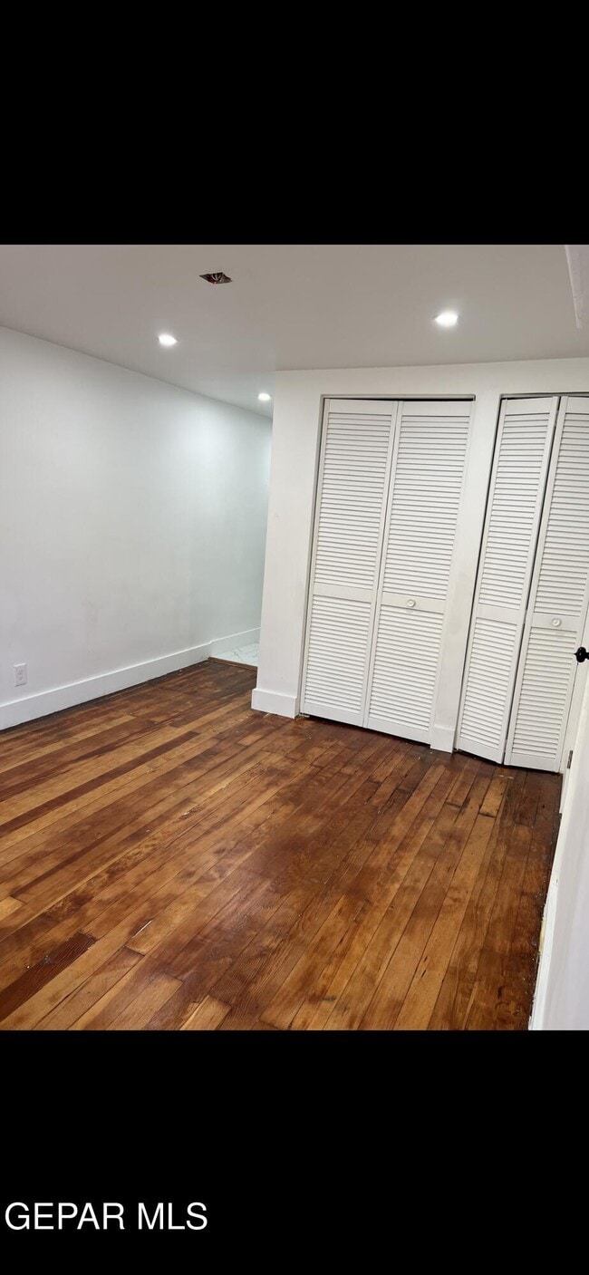 Building Photo - 716 N Glenwood St