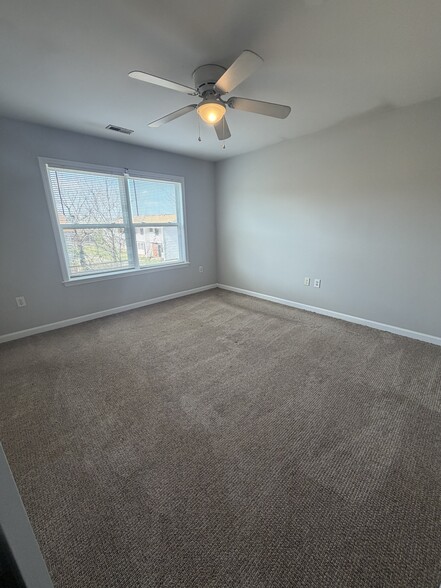 Building Photo - 1212 Superior Pointe Pl