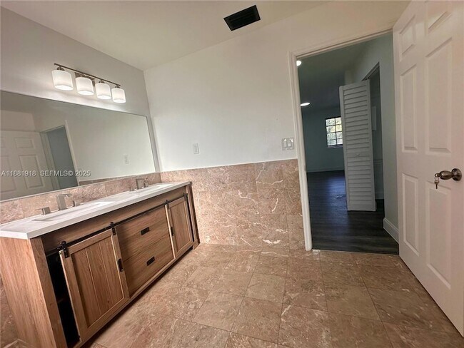 Building Photo - 8950 NW 189th Terrace