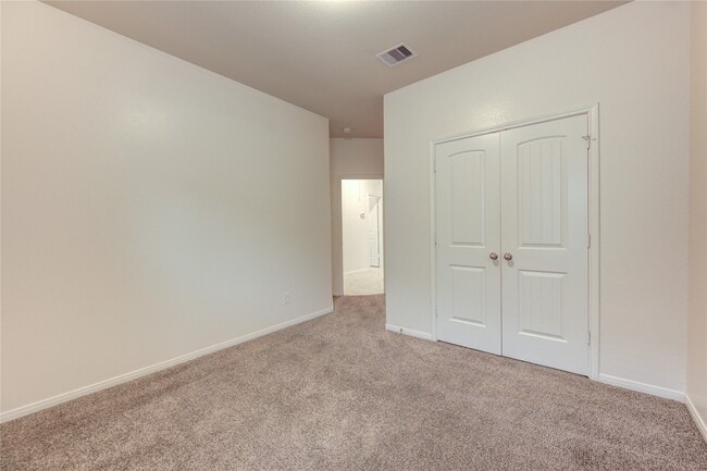 Building Photo - 734 Mill Spring Ct