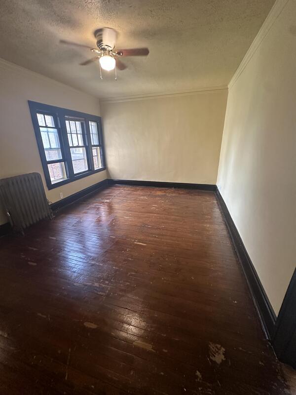 Building Photo - 1442 W 101st St