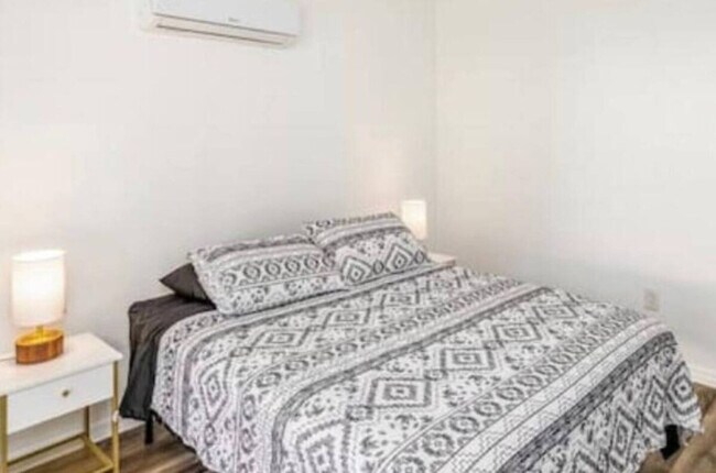 Building Photo - 4501 Loring Pl