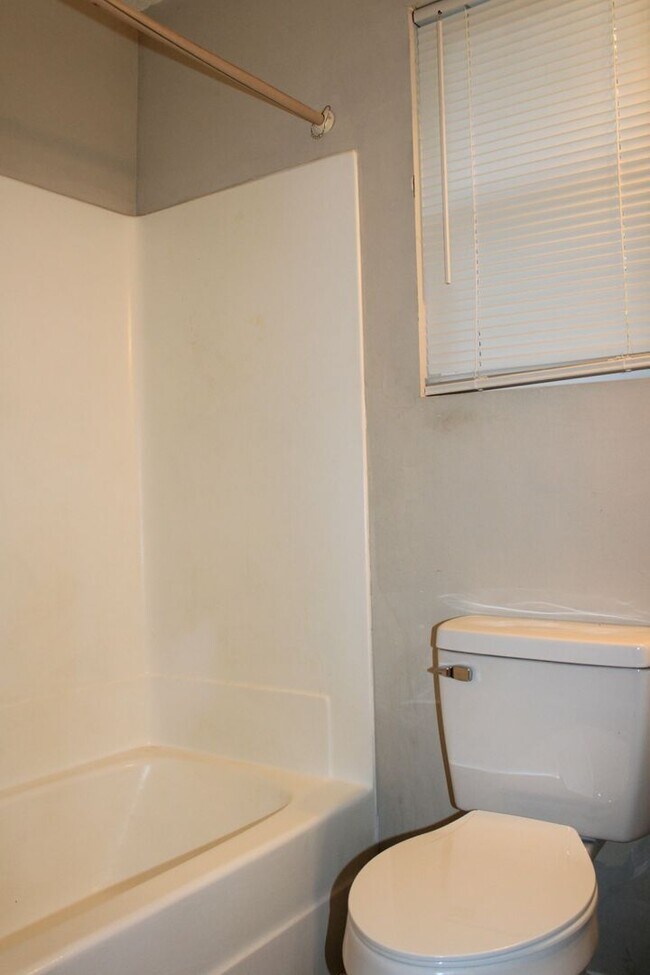 Building Photo - 3109 Jennifer Ct