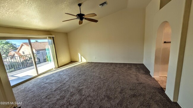 Building Photo - 1061 W Antelope Creek Way