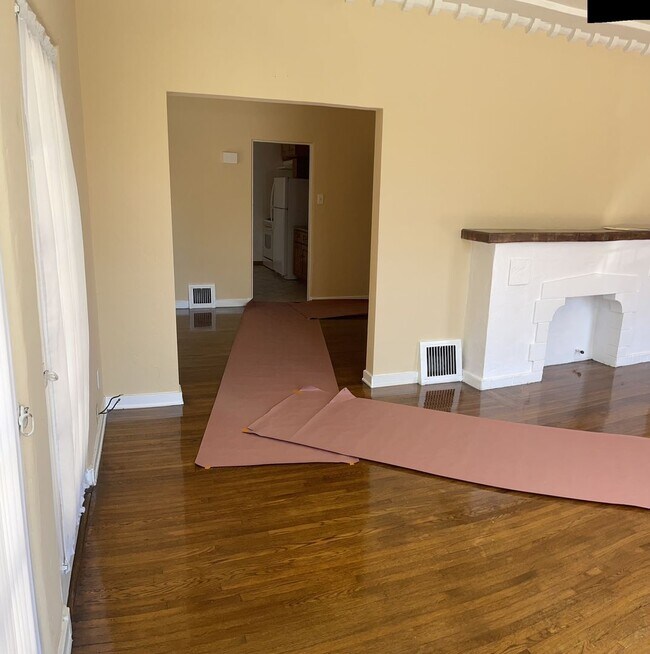 Building Photo - ONE TIME RENTAL - CHARLOTTE