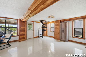 Building Photo - 2681 Lakeview Dr
