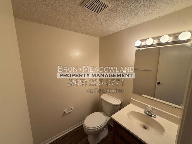 Building Photo - 1805 Meadowland Ln