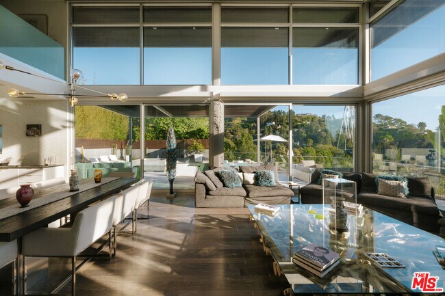 Building Photo - 2651 Nichols Canyon Rd
