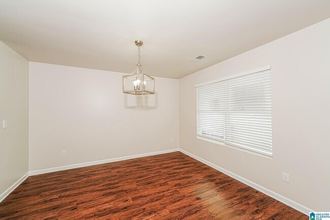 Building Photo - 712 Mallet Way