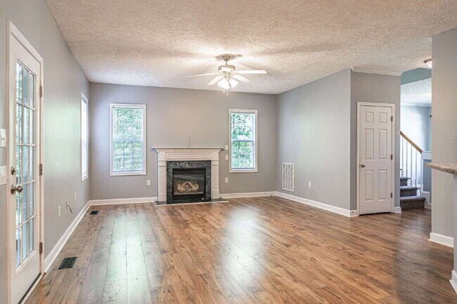 Building Photo - 108 Silverburn Pl