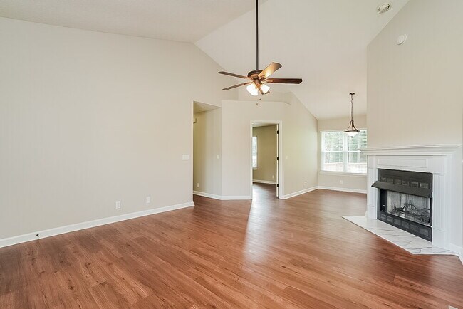 Building Photo - 1059 Cedar Creek Village Rd