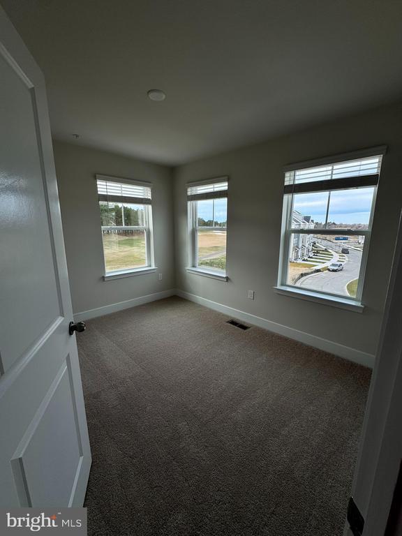 Building Photo - 2208 Winterberry Ln