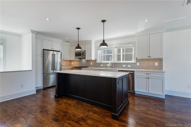 Building Photo - 75 Strickland Rd