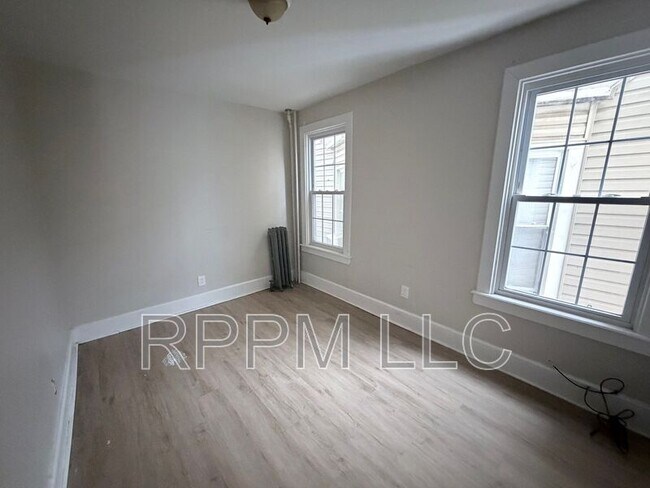 Building Photo - 106 N 16th St