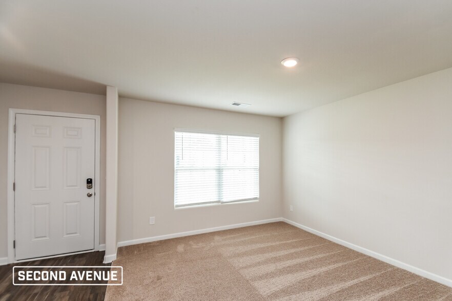 Building Photo - 632 Wild Tulip Ct