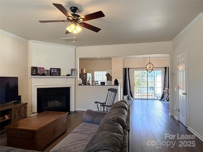 Building Photo - 6836 Rothchild Dr
