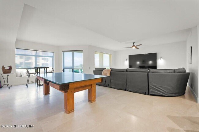 Building Photo - 739 Spinnakers Reach Dr