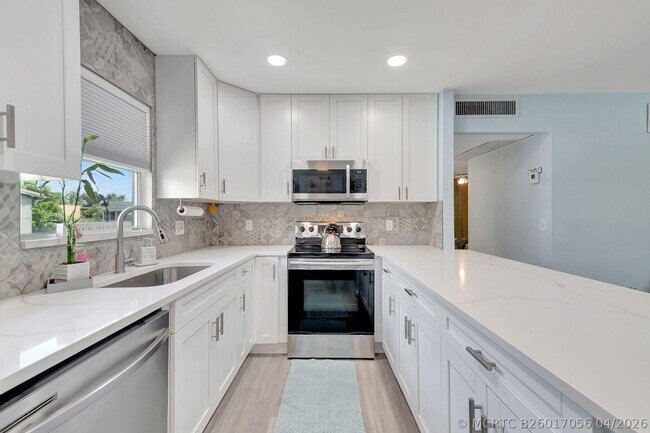 Building Photo - 89 Flanders Dr