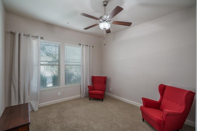 Building Photo - 18215 W Desert Sage Dr