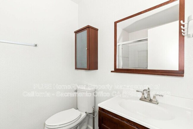 Building Photo - 4924 Olive Oak Way