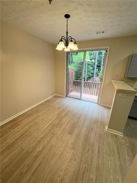 Building Photo - 231 Village Square Dr