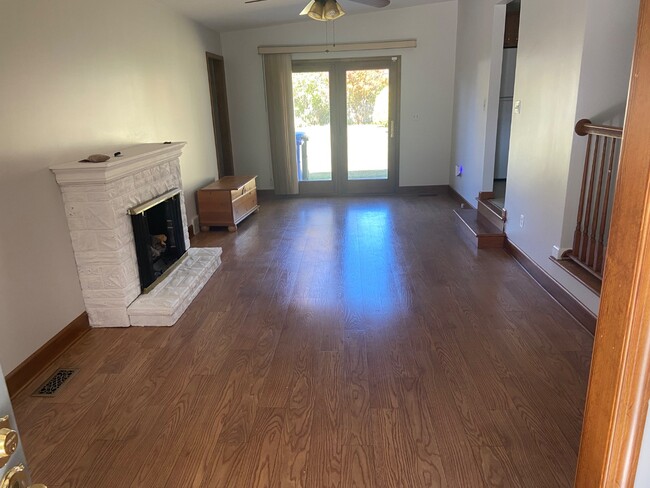 Building Photo - 253 Holly Ave