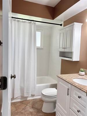 Building Photo - 21173 Suffolk St