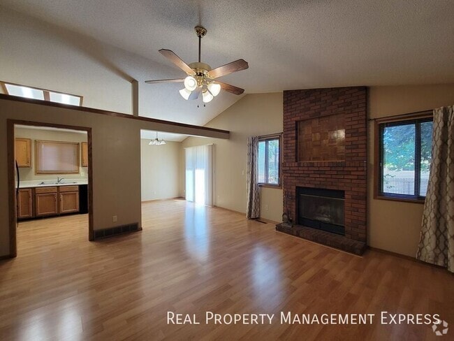 Building Photo - 5213 W Cottage Trail