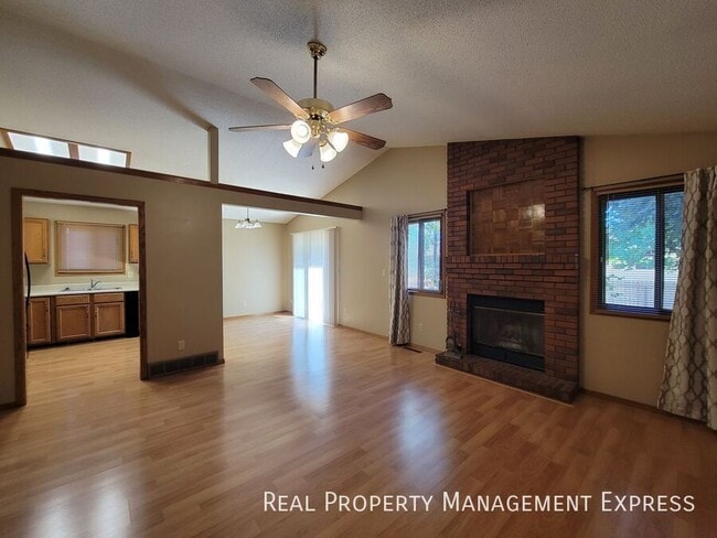 Building Photo - 5213 W Cottage Trail