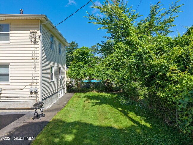 Building Photo - 55 Miller Ave