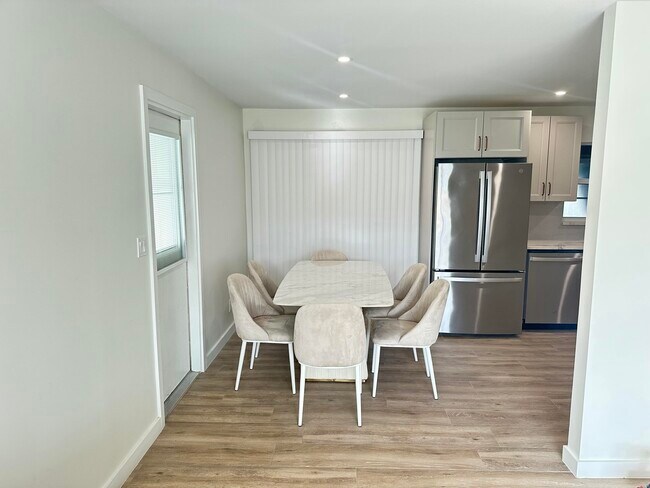 Building Photo - 908 Lighthouse Dr