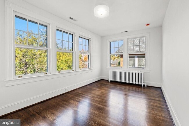 Building Photo - 2814 Bellevue Terrace NW