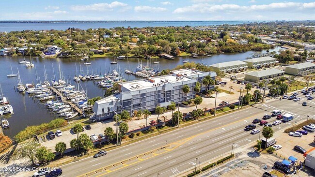 Building Photo - 905 N Harbor City Blvd