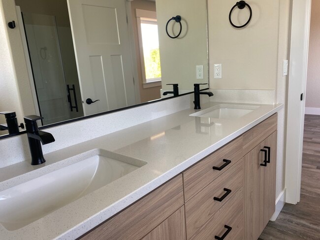 Building Photo - 1242 S 11th St