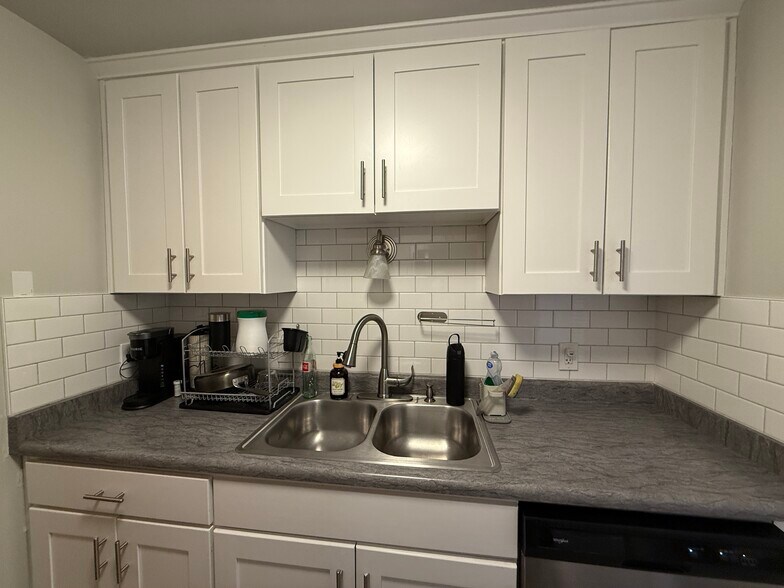 Building Photo - 4169 S Village Ln