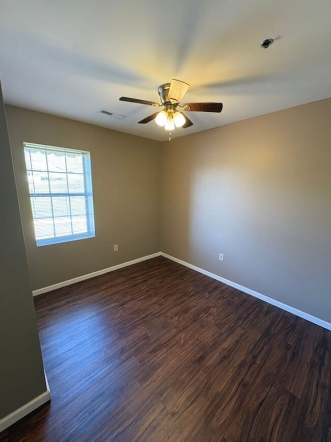 Building Photo - Jefferson Commons Apartments