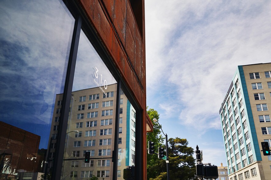 Building Photo - Cresco