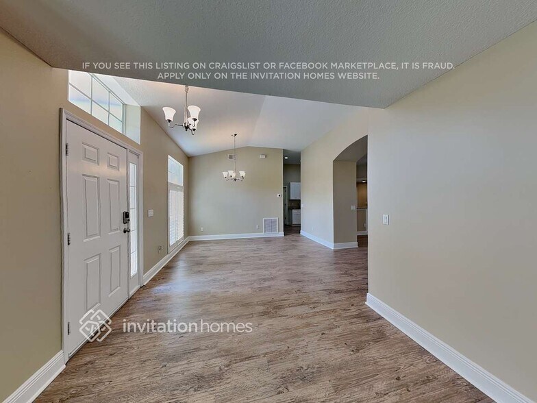 Building Photo - 3169 Floral Way E