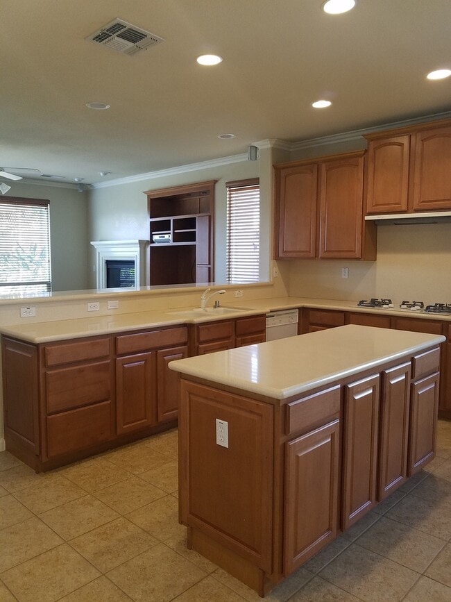 Building Photo - Action Properties R.E.S. Inc. Offering Beautiful Highland Park Single Story 3 Car, 4 Bedroom, Gar...