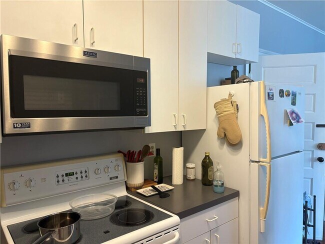 Building Photo - 438 Wolcott Ave