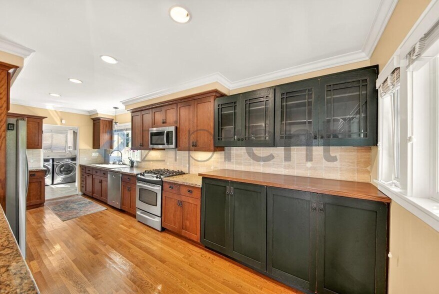 Building Photo - 2940 Cardiff Ave